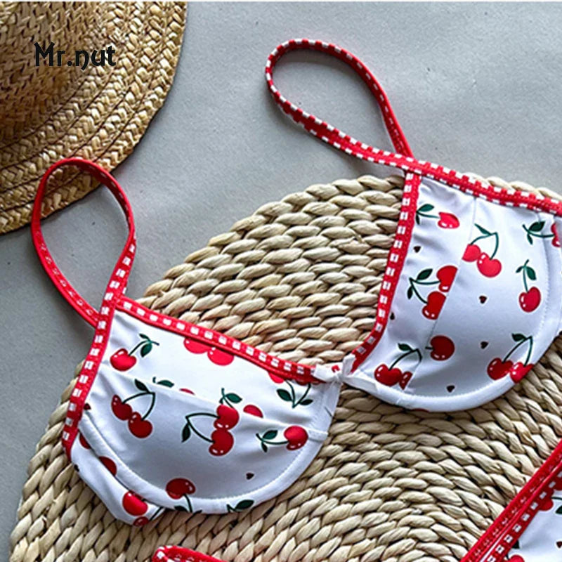Zinnia™ | Verspielter Blumen-Bikini mit Kontrastnähten