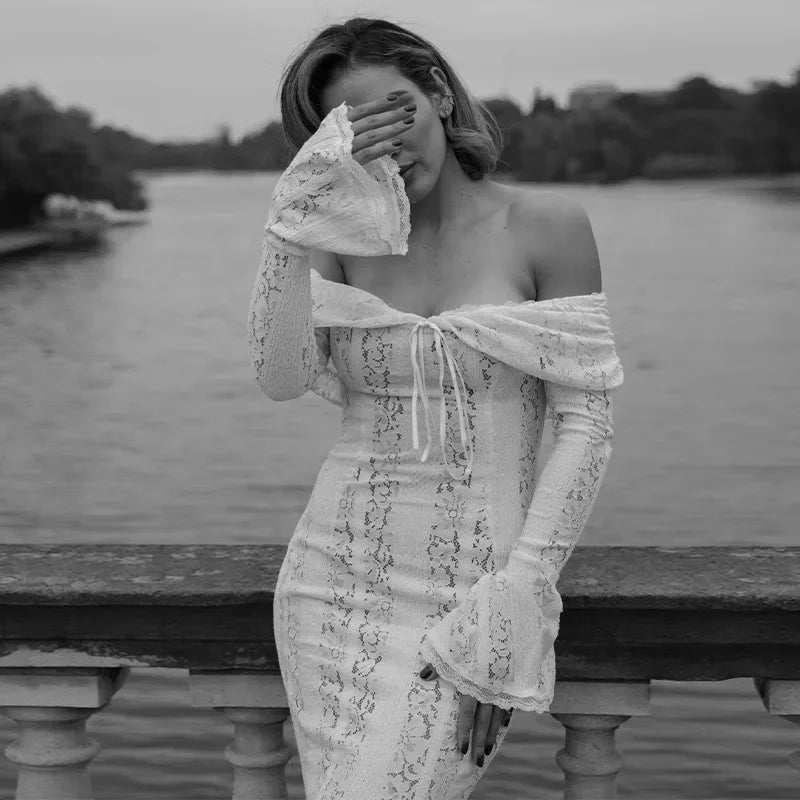Nina™ | Schulterfreies Häkelkleid in Maxilänge