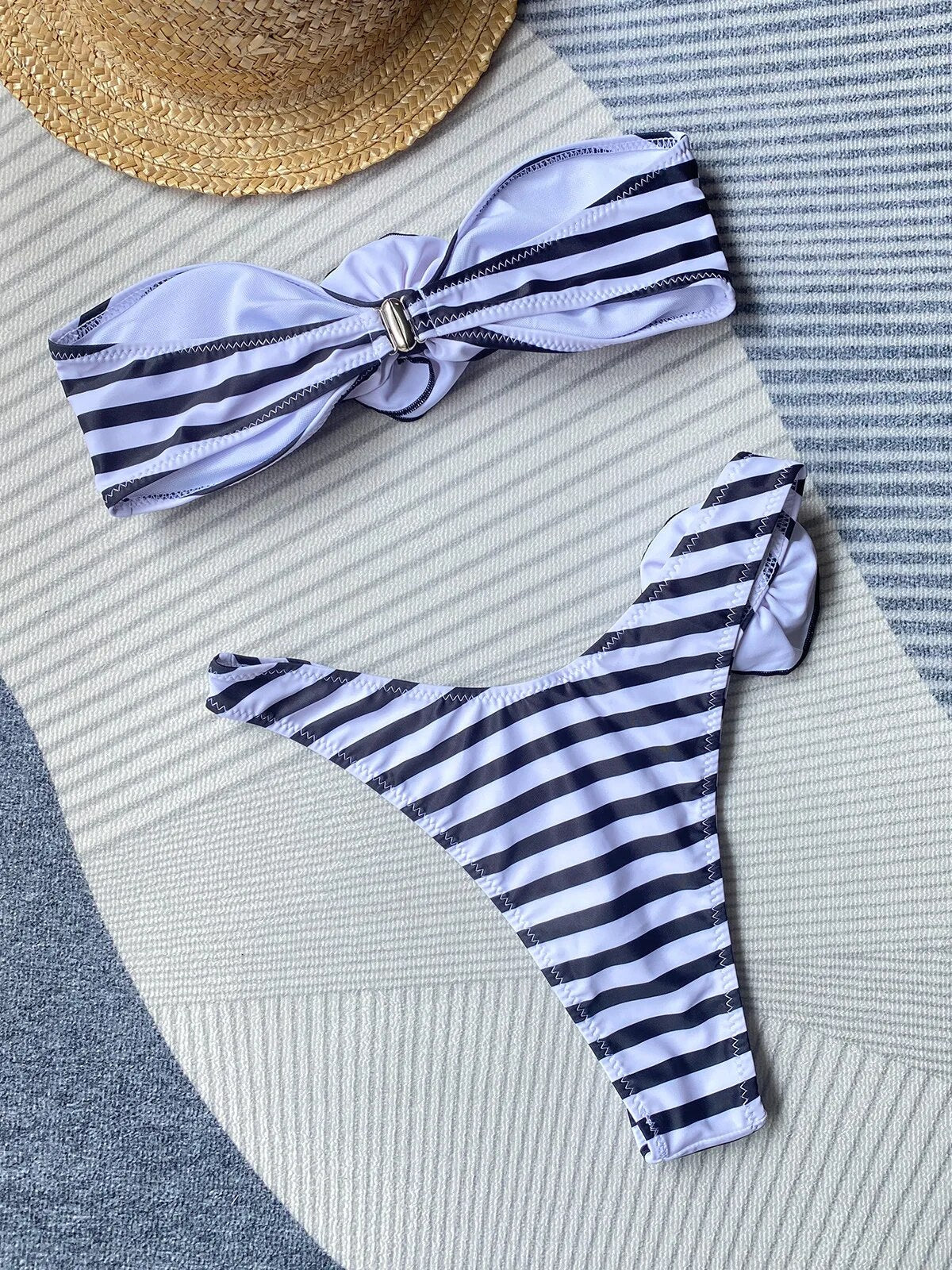 Leny™ | Eleganter Bikini mit Blüten-Details