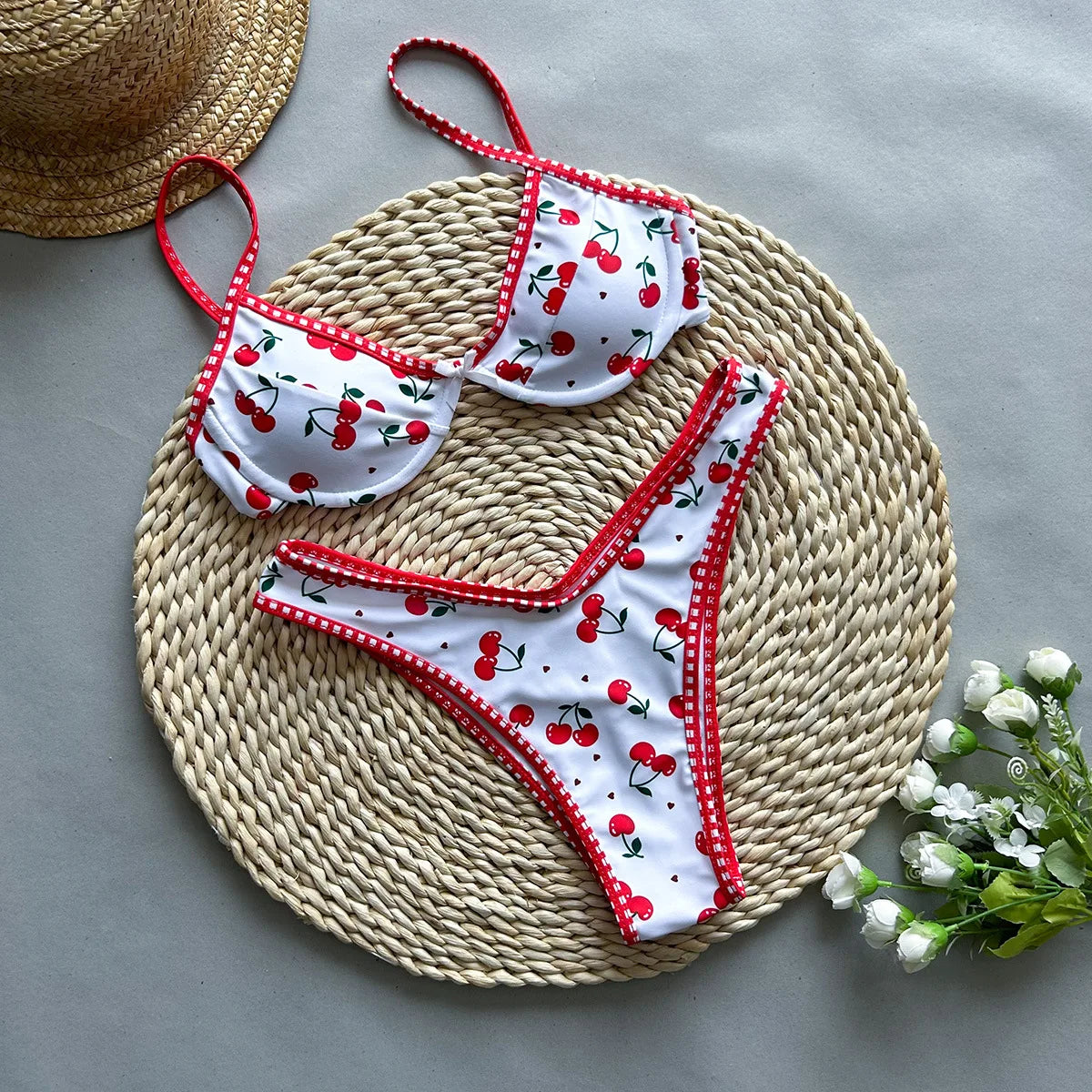 Zinnia™ | Verspielter Blumen-Bikini mit Kontrastnähten