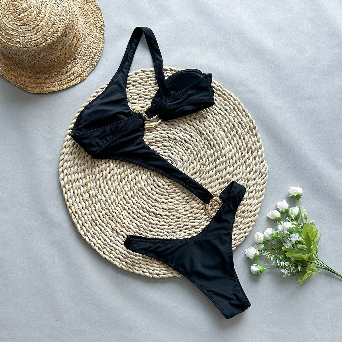 Amanda™ | Schwarzer Bikini mit Gold-Detail