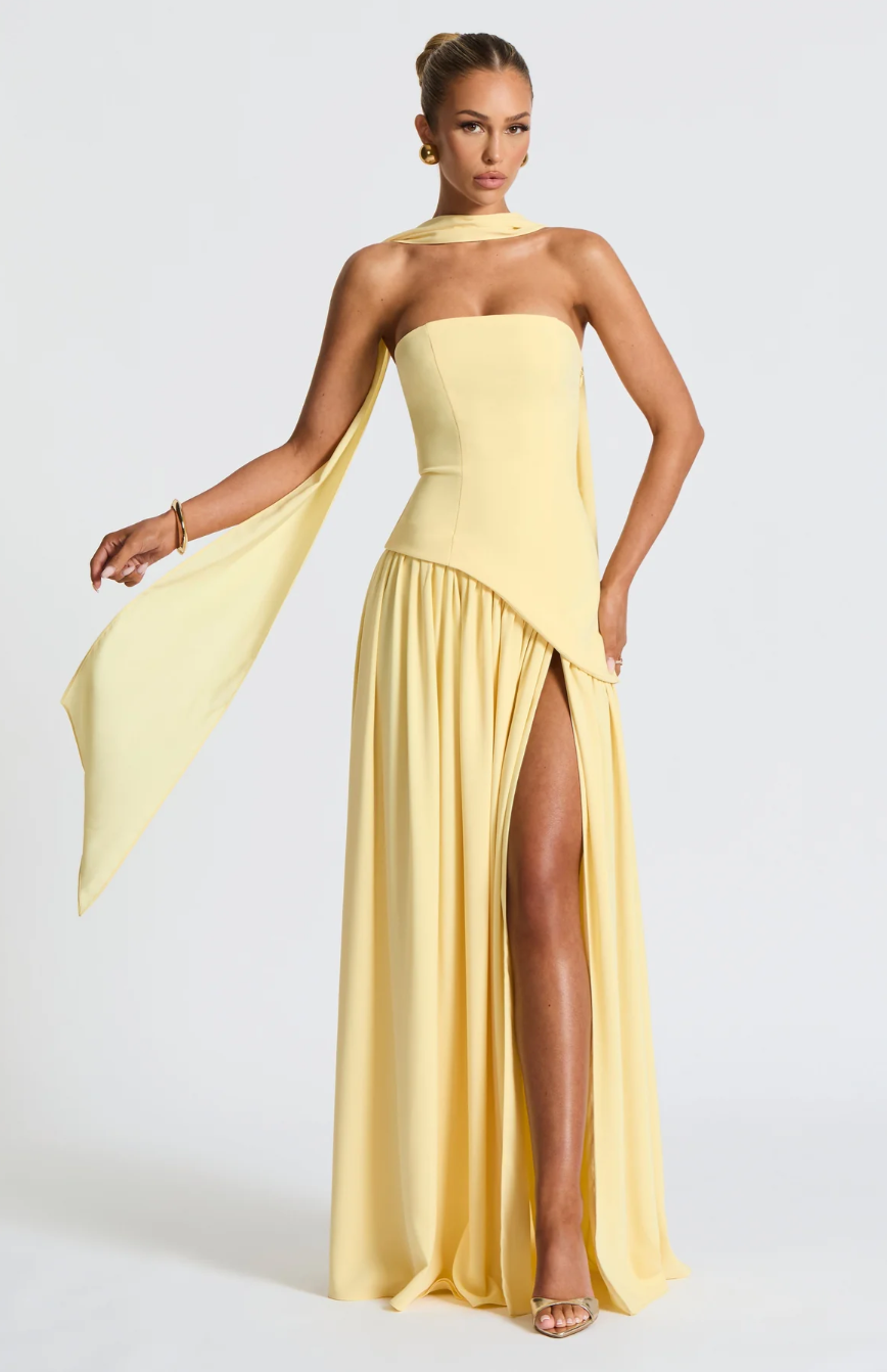 Alure™ | Schulterfreies Stretch-Maxikleid