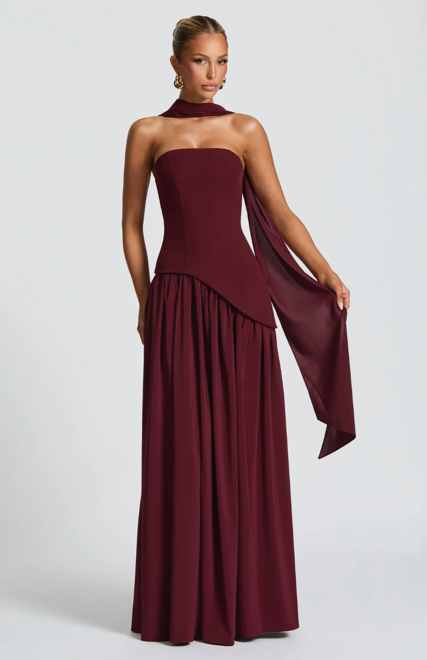 Alure™ | Schulterfreies Stretch-Maxikleid