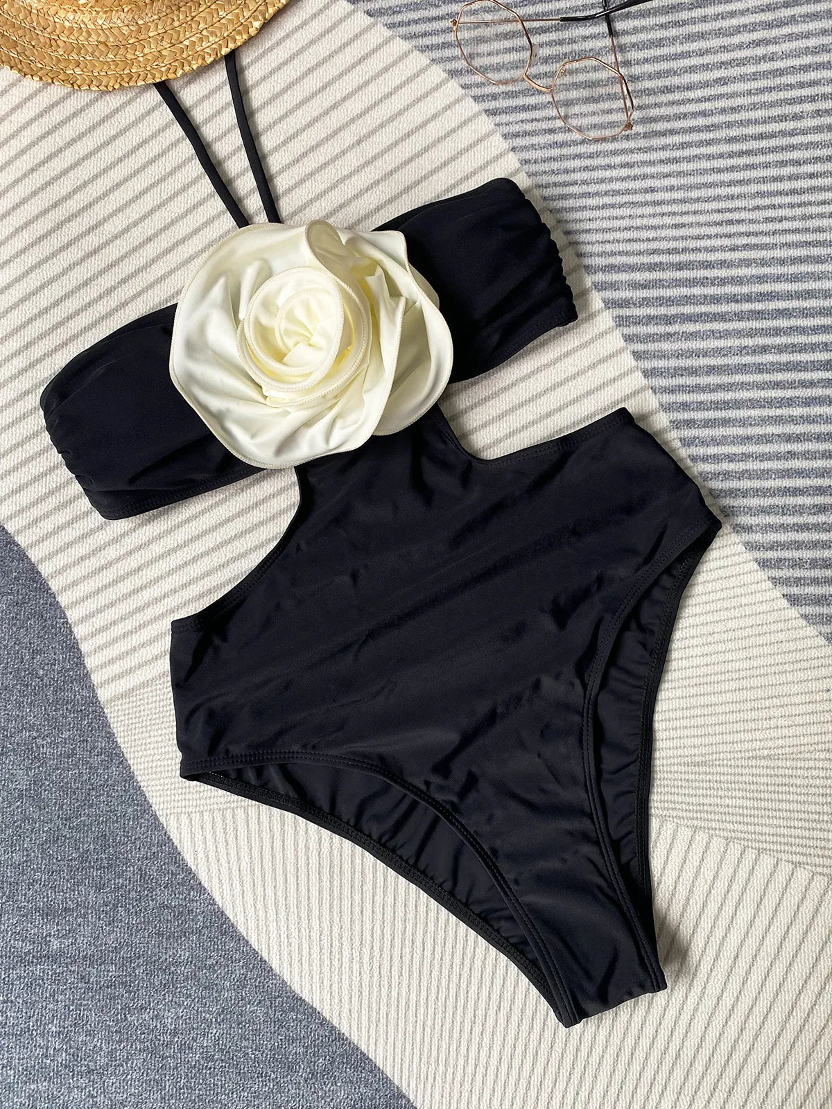 Elina™ | Badeanzug mit Blumenapplikation