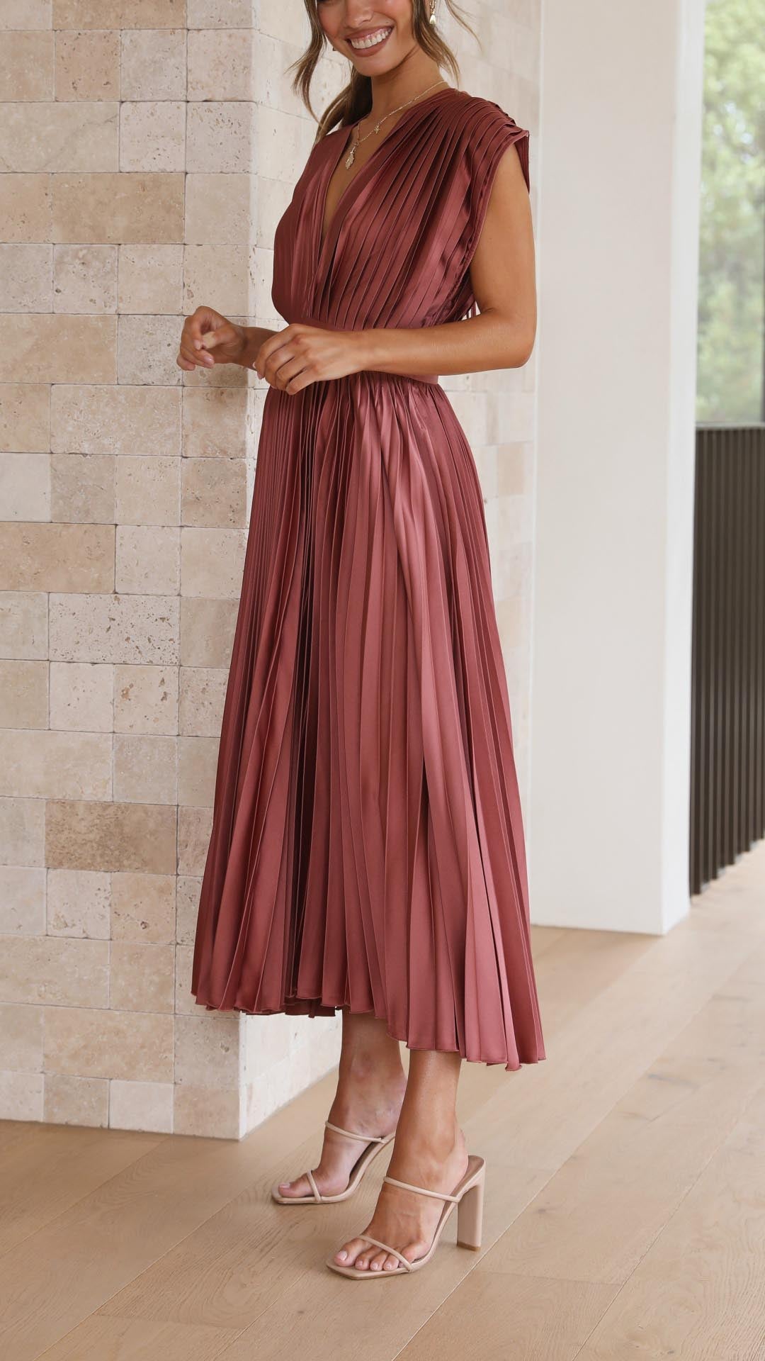 Marianne™ | Schickes Faltenkleid